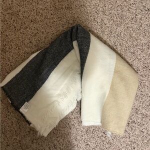 Stylish Black and Cream Scarf